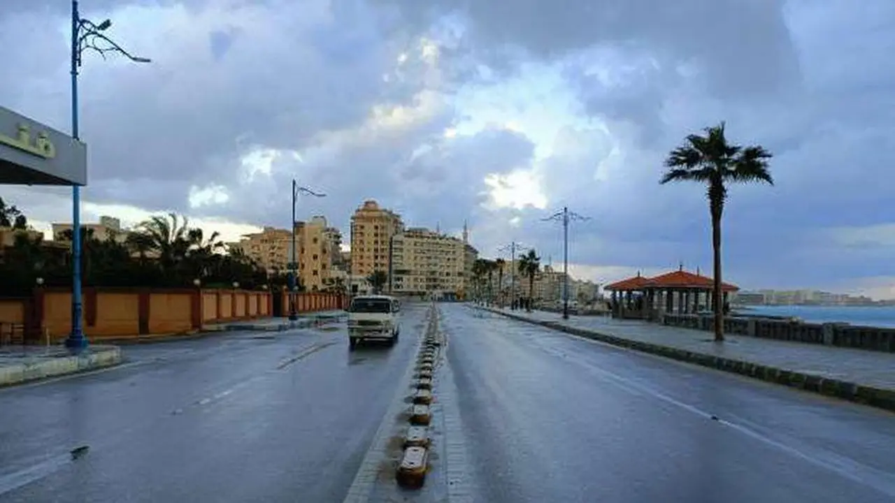 طقس الأربعاء.. الأرصاد تحذر من استمرار سقوط الأمطار وانخفاض درجات الحرارة بمصر